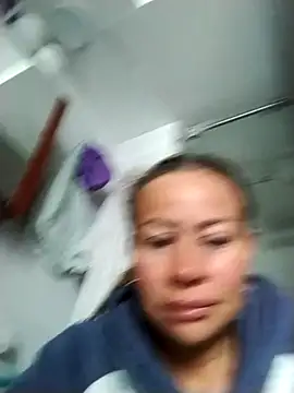 Snapshot of LaraCaliente chatting on October 15, 2025, 11:43 am LaraCaliente online show from October 15, 2025, 11:43 am