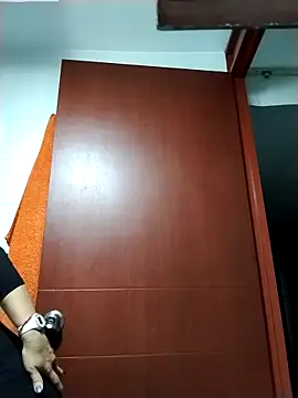 Snapshot of LaraCaliente chatting on October 17, 2025, 7:55 am LaraCaliente online show from October 17, 2025, 7:55 am