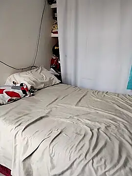 Snapshot of LaraCaliente chatting on October 25, 2025, 12:45 pm LaraCaliente online show from October 25, 2025, 12:45 pm