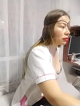 Snapshot of LaraCaliente chatting on October 31, 2025, 2:12 am LaraCaliente online show from October 31, 2025, 2:12 am