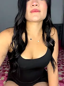 Snapshot of Alanasole chatting on October 7, 2025, 2:20 am Alanasole online show from October 7, 2025, 2:20 am