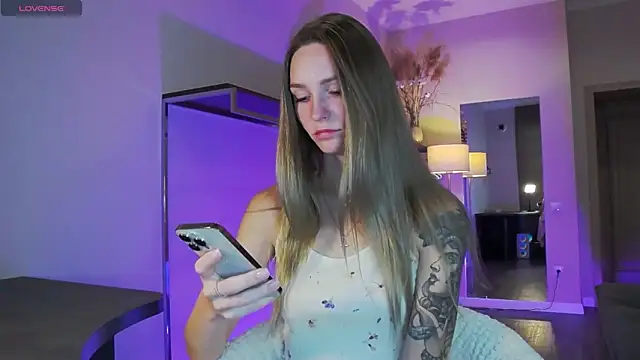 Snapshot of Melloudy chatting on September 29, 2025, 5:34 am Melloudy online show from September 29, 2025, 5:34 am