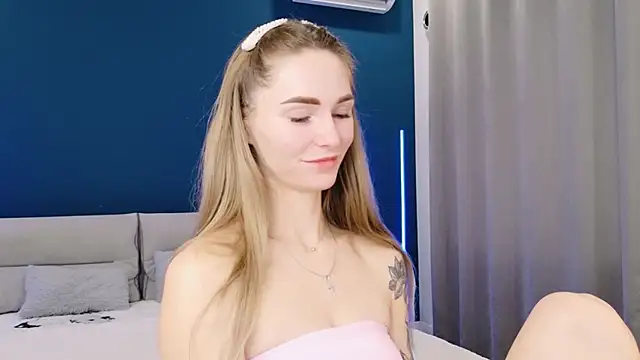 Snapshot of Melloudy chatting on October 24, 2025, 6:54 am Melloudy online show from October 24, 2025, 6:54 am