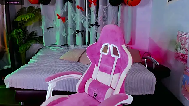 Snapshot of KatrinaBlaze chatting on October 25, 2025, 7:38 am KatrinaBlaze online show from October 25, 2025, 7:38 am