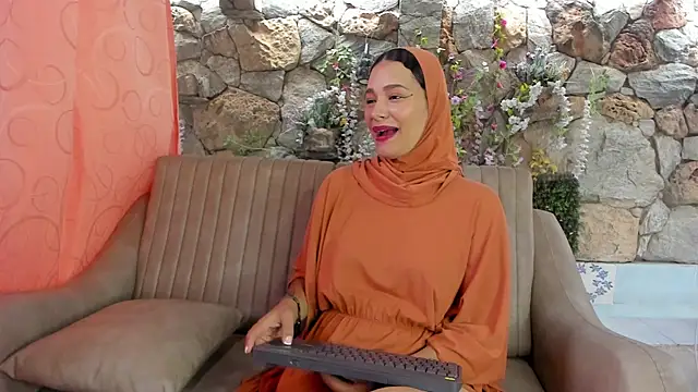 ShanaJamil online show from June 25, 2026, 12:09 pm
