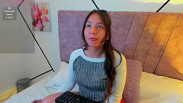 Snapshot of Julieta_Lein chatting on October 3, 2025, 1:13 am Julieta Lein online show from October 3, 2025, 1:13 am