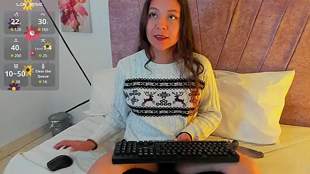 Snapshot of Julieta_Lein chatting on October 10, 2025, 10:31 pm Julieta Lein online show from October 10, 2025, 10:31 pm