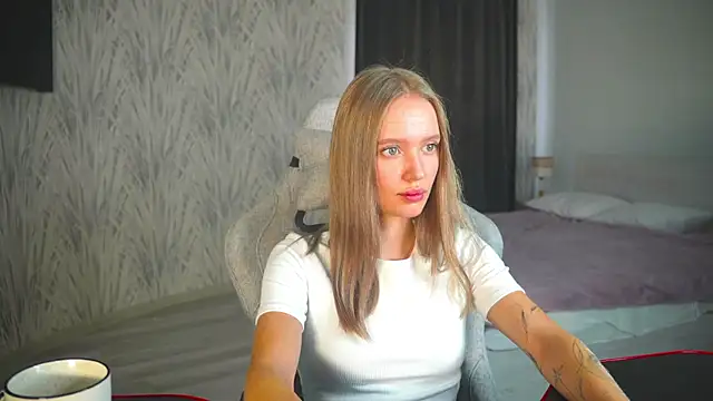 AlyssaSelmon online show from September 14, 2025, 3:27 am