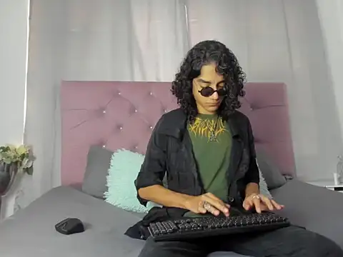 Snapshot of EthanBlackwoodd chatting on October 9, 2025, 7:23 pm EthanBlackwoodd online show from October 9, 2025, 7:23 pm