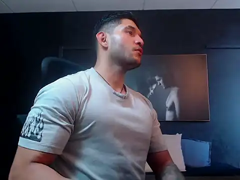 RichardMilleer online show from December 16, 2025, 2:44 pm