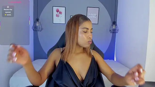 Snapshot of selena_monroy chatting on October 29, 2025, 11:23 am selena monroy online show from October 29, 2025, 11:23 am