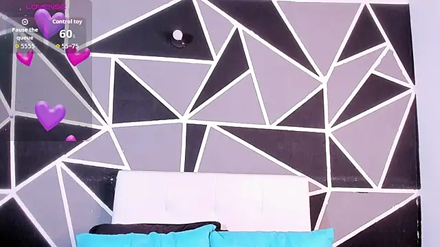 Snapshot of Victoriaa_Zans chatting on October 6, 2025, 12:52 am Victoriaa Zans online show from October 6, 2025, 12:52 am