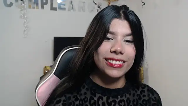 MayaScott11 online show from April 28, 2026, 6:13 pm