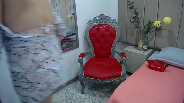 Snapshot of paultte chatting on October 28, 2025, 2:42 pm paultte online show from October 28, 2025, 2:42 pm