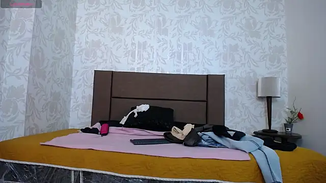 Ava Raye online show from April 23, 2026, 6:54 pm