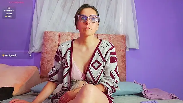 Ava Raye online show from July 4, 2026, 6:47 pm