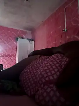 Rosabela04 online show from May 5, 2026, 4:59 pm