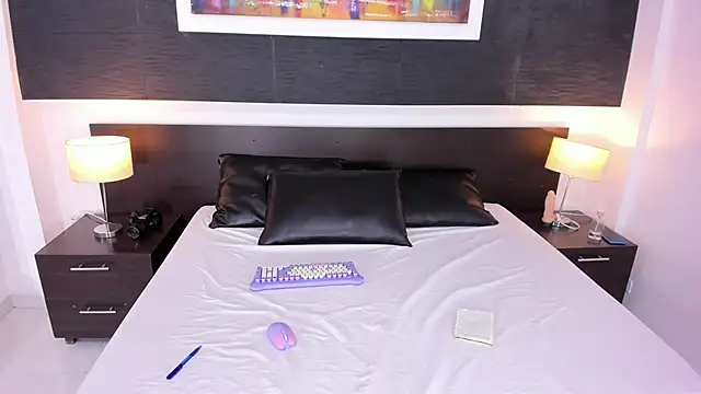 Snapshot of CherryPosse chatting on November 6, 2025, 3:29 am CherryPosse online show from November 6, 2025, 3:29 am