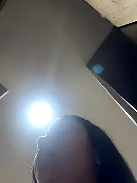 Isabella Montoya online show from October 8, 2025, 1:31 pm