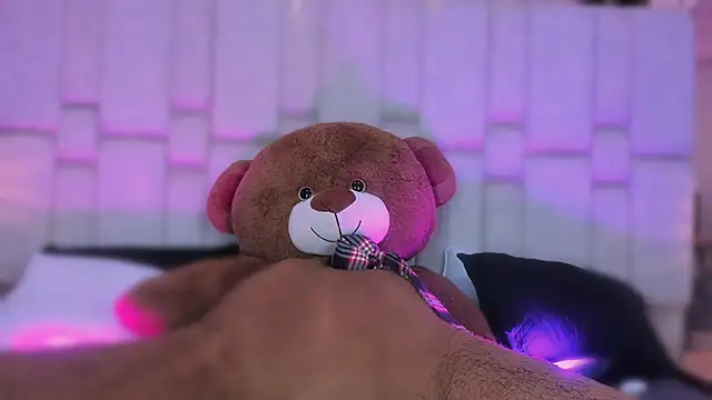 Snapshot of _GigiDoll_ chatting on October 17, 2025, 11:57 am  GigiDoll  online show from October 17, 2025, 11:57 am