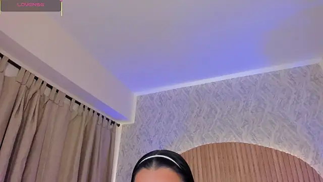 Sophiie Belle online show from October 15, 2025, 1:22 pm