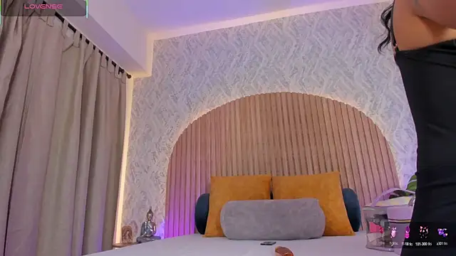 Sophiie Belle online show from October 18, 2025, 1:56 pm