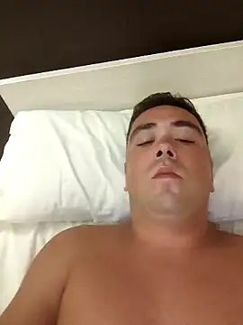 Garciadiogo69 online show from September 12, 2025, 7:47 pm