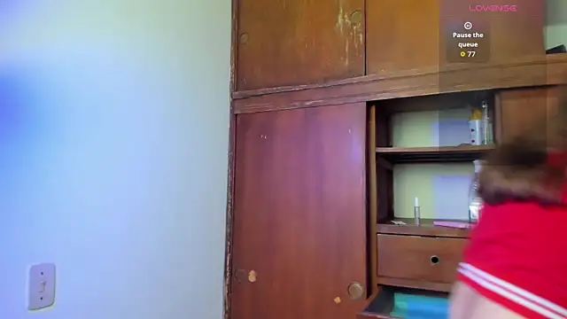 Snapshot of CeletheJones chatting on September 30, 2025, 7:19 pm CeletheJones online show from September 30, 2025, 7:19 pm