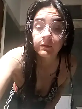 Amy luvely online show from September 12, 2025, 10:54 pm