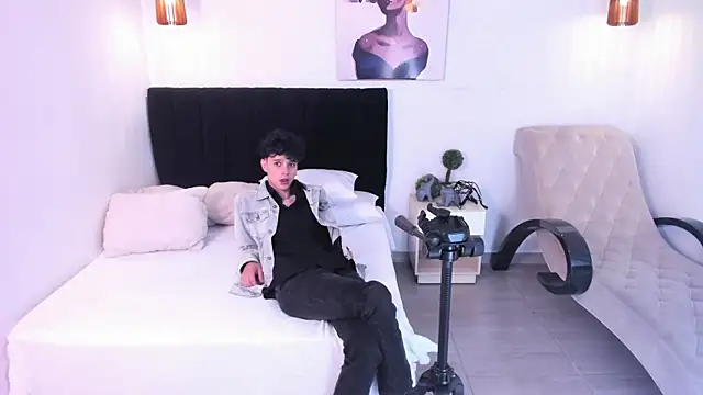 Snapshot of _ruby_red chatting on September 24, 2025, 4:05 am  ruby red online show from September 24, 2025, 4:05 am