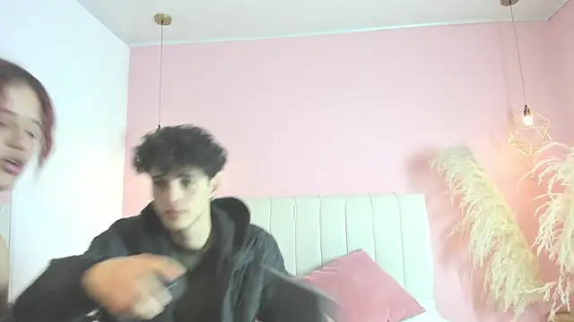 Snapshot of _ruby_red chatting on October 31, 2025, 4:02 am  ruby red online show from October 31, 2025, 4:02 am