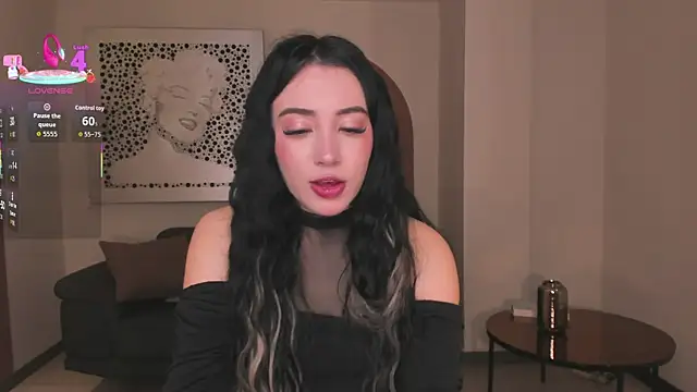 Snapshot of KatieAngelX chatting on October 20, 2025, 11:21 am KatieAngelX online show from October 20, 2025, 11:21 am