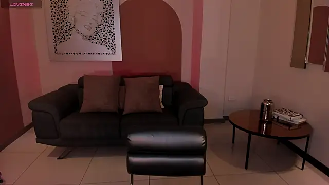 Snapshot of KatieAngelX chatting on October 24, 2025, 11:28 am KatieAngelX online show from October 24, 2025, 11:28 am