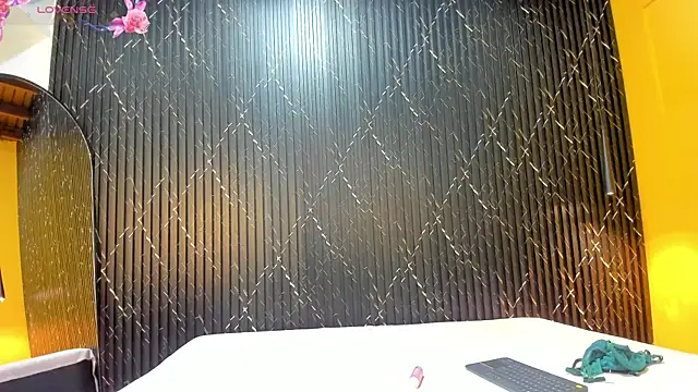 Snapshot of Miss_Ariaa chatting on September 19, 2025, 11:44 am Miss Ariaa online show from September 19, 2025, 11:44 am