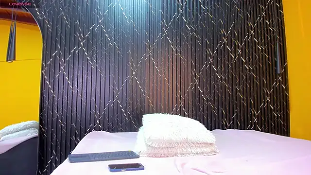 Snapshot of Miss_Ariaa chatting on October 3, 2025, 11:29 am Miss Ariaa online show from October 3, 2025, 11:29 am