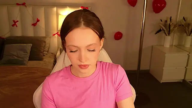 Snapshot of SallyPinkman chatting on February 13, 2026, 9:05 am SallyPinkman online show from February 13, 2026, 9:05 am