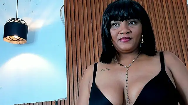 linda yepez online show from September 15, 2025, 11:38 pm
