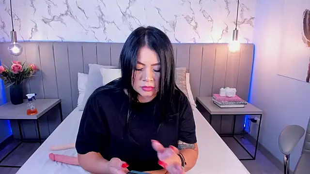 Snapshot of Amber_Santana chatting on October 4, 2025, 9:24 pm Amber Santana online show from October 4, 2025, 9:24 pm