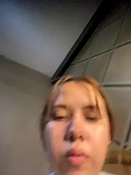 coupleyys online show from December 17, 2025, 6:47 pm