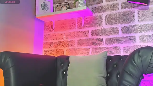 Snapshot of kevinn_blue1 chatting on November 4, 2025, 9:14 pm kevinn blue1 online show from November 4, 2025, 9:14 pm