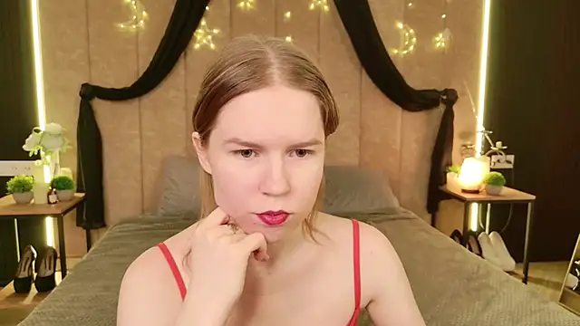 Snapshot of Alida_Brice chatting on March 3, 2026, 5:35 am Alida Brice online show from March 3, 2026, 5:35 am