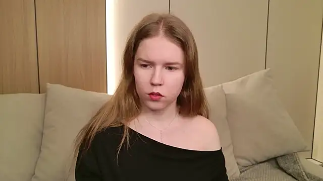 Snapshot of Alida_Brice chatting on March 13, 2026, 5:47 am Alida Brice online show from March 13, 2026, 5:47 am