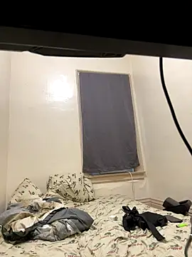 Snapshot of LeoPR00 chatting on September 20, 2025, 10:33 pm LeoPR00 online show from September 20, 2025, 10:33 pm