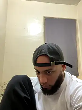 Snapshot of LeoPR00 chatting on October 14, 2025, 5:30 am LeoPR00 online show from October 14, 2025, 5:30 am