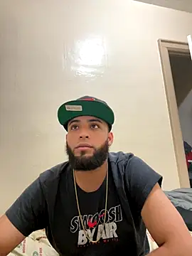 Snapshot of LeoPR00 chatting on October 20, 2025, 10:43 pm LeoPR00 online show from October 20, 2025, 10:43 pm