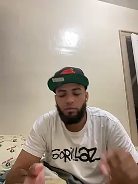 Snapshot of LeoPR00 chatting on October 22, 2025, 11:48 pm LeoPR00 online show from October 22, 2025, 11:48 pm