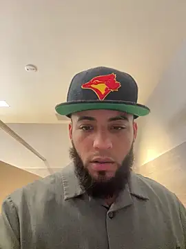 Snapshot of LeoPR00 chatting on November 10, 2025, 11:04 pm LeoPR00 online show from November 10, 2025, 11:04 pm