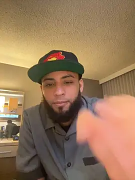 Snapshot of LeoPR00 chatting on November 12, 2025, 11:25 pm LeoPR00 online show from November 12, 2025, 11:25 pm