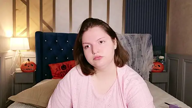 Vanessa Rise online show from October 23, 2025, 5:51 am