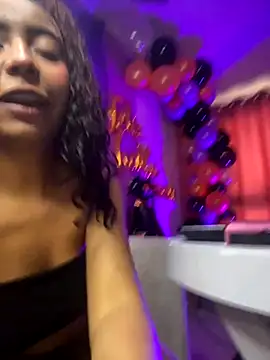 Snapshot of PrettyTiana_ chatting on October 9, 2025, 7:12 pm PrettyTiana online show from October 9, 2025, 7:12 pm